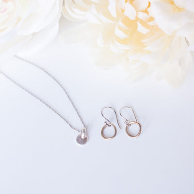 Eco-friendly-jewelry-earthy-earrings-bronze-circle